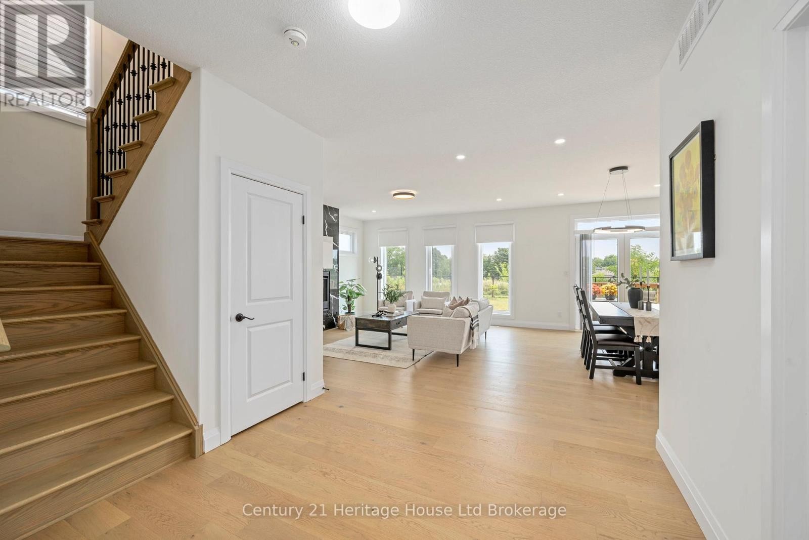 












2363 BAKERVILLA STREET

,
London South (South V),




Ontario
N6P0H4

