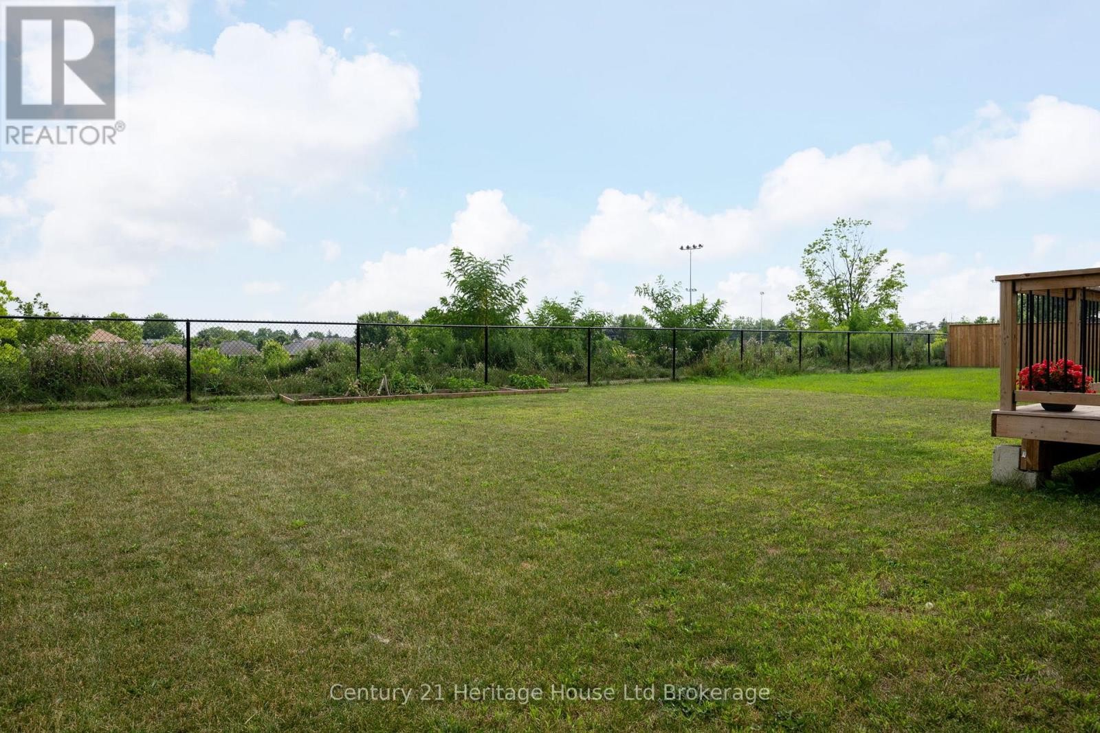 












2363 BAKERVILLA STREET

,
London South (South V),




Ontario
N6P0H4

