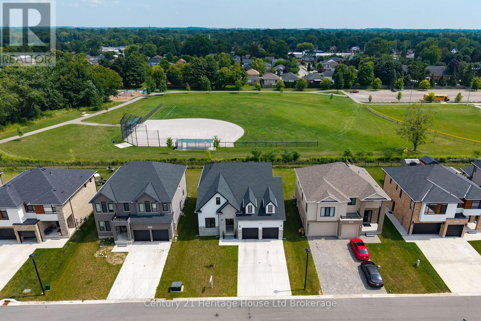 












2363 BAKERVILLA STREET

,
London South (South V),




Ontario
N6P0H4

