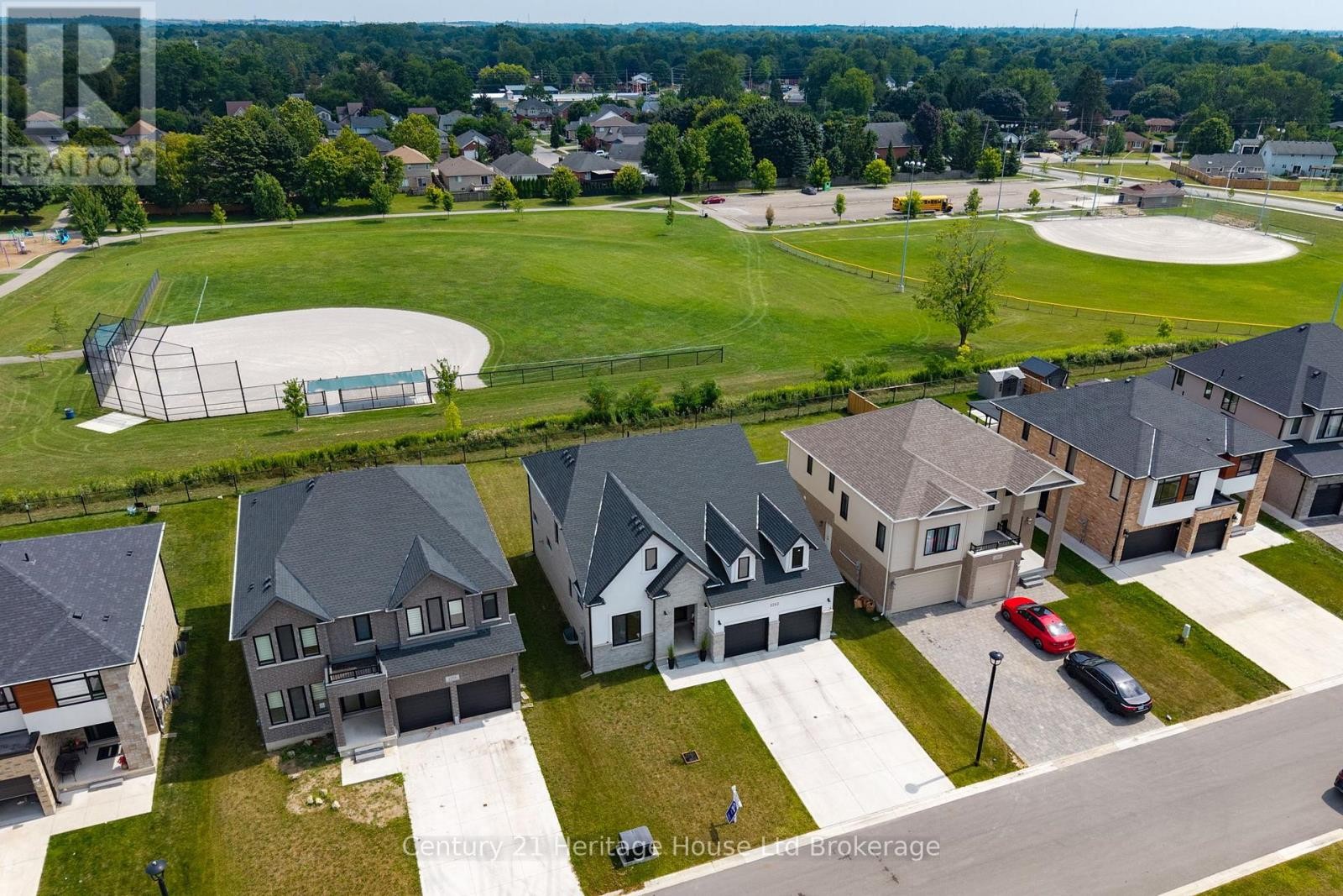 












2363 BAKERVILLA STREET

,
London South (South V),




Ontario
N6P0H4

