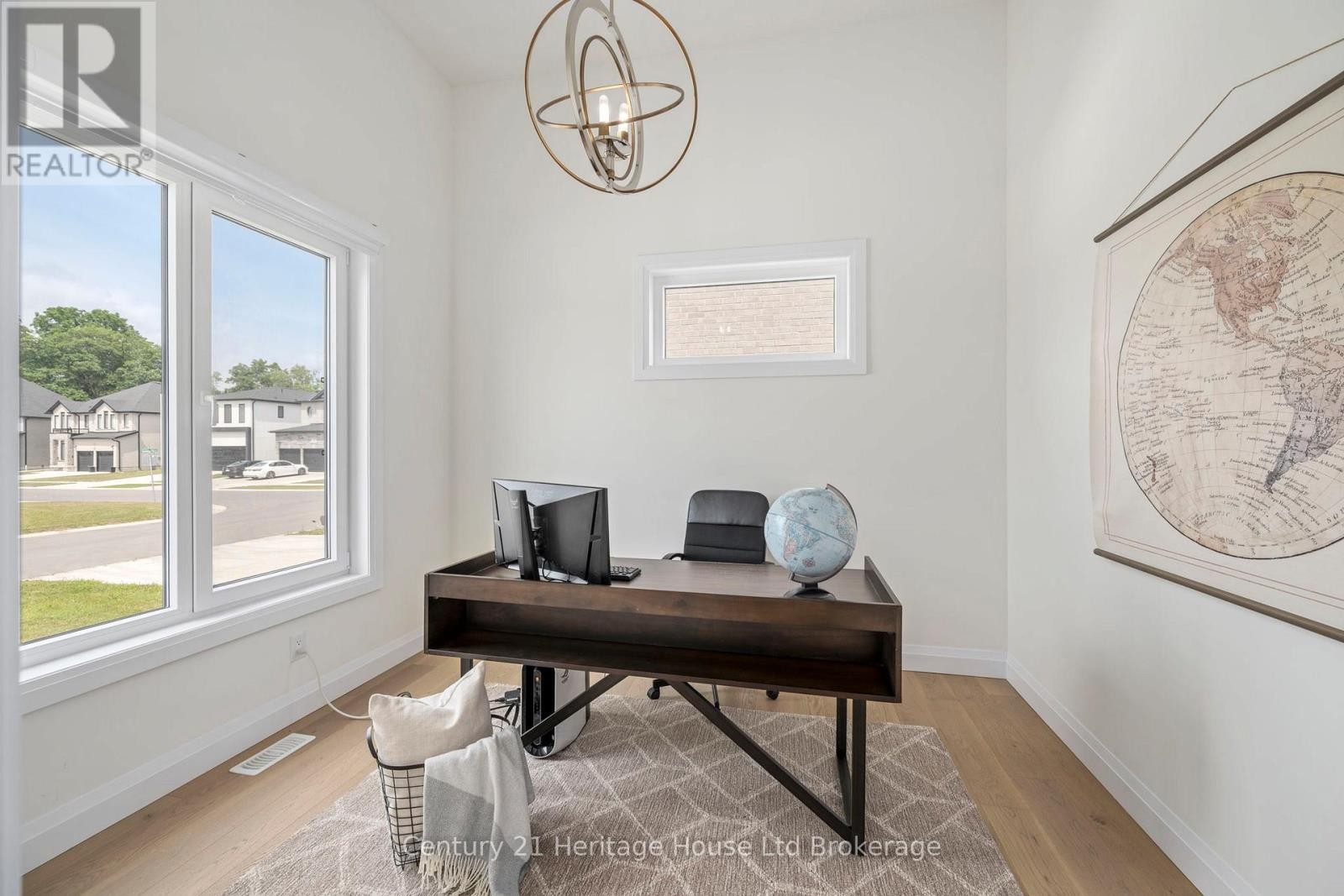 












2363 BAKERVILLA STREET

,
London South (South V),




Ontario
N6P0H4

