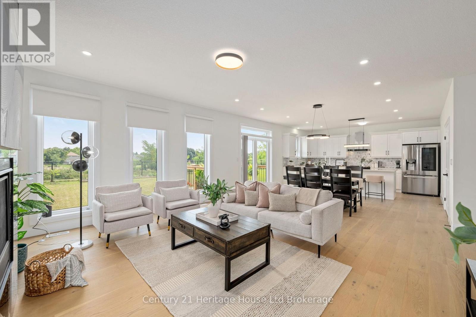 












2363 BAKERVILLA STREET

,
London South (South V),




Ontario
N6P0H4

