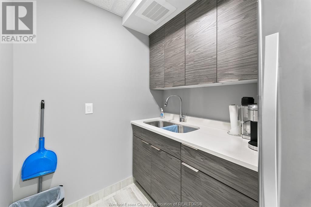 












716 BROWNSTONE Unit# 406

,
Tecumseh,




Ontario
N9K0C3

