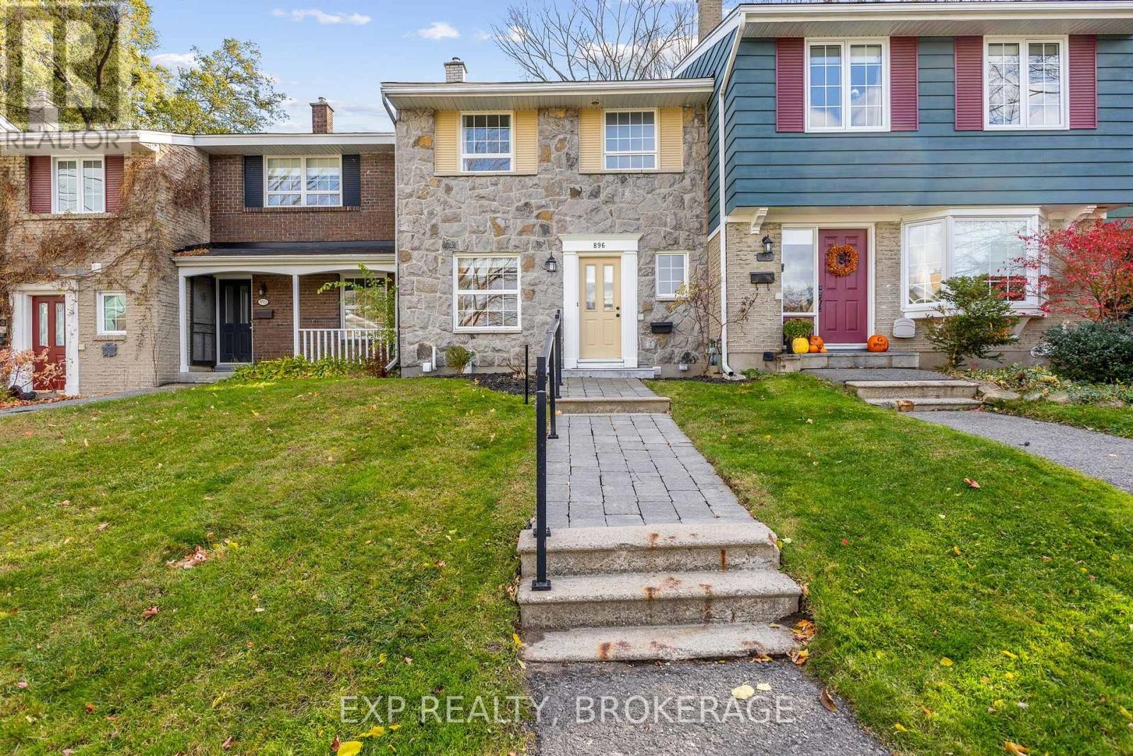 












896 WALKLEY ROAD

,
Ottawa,




Ontario
K1V6R5

