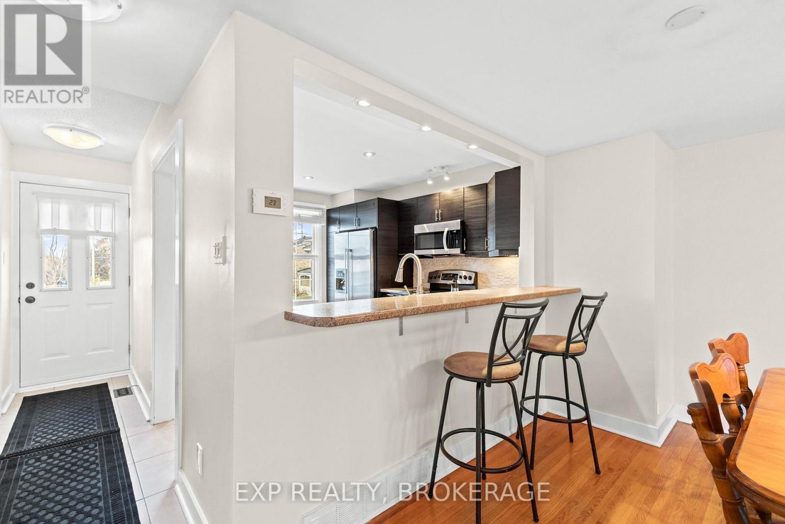 












896 WALKLEY ROAD

,
Ottawa,




Ontario
K1V6R5

