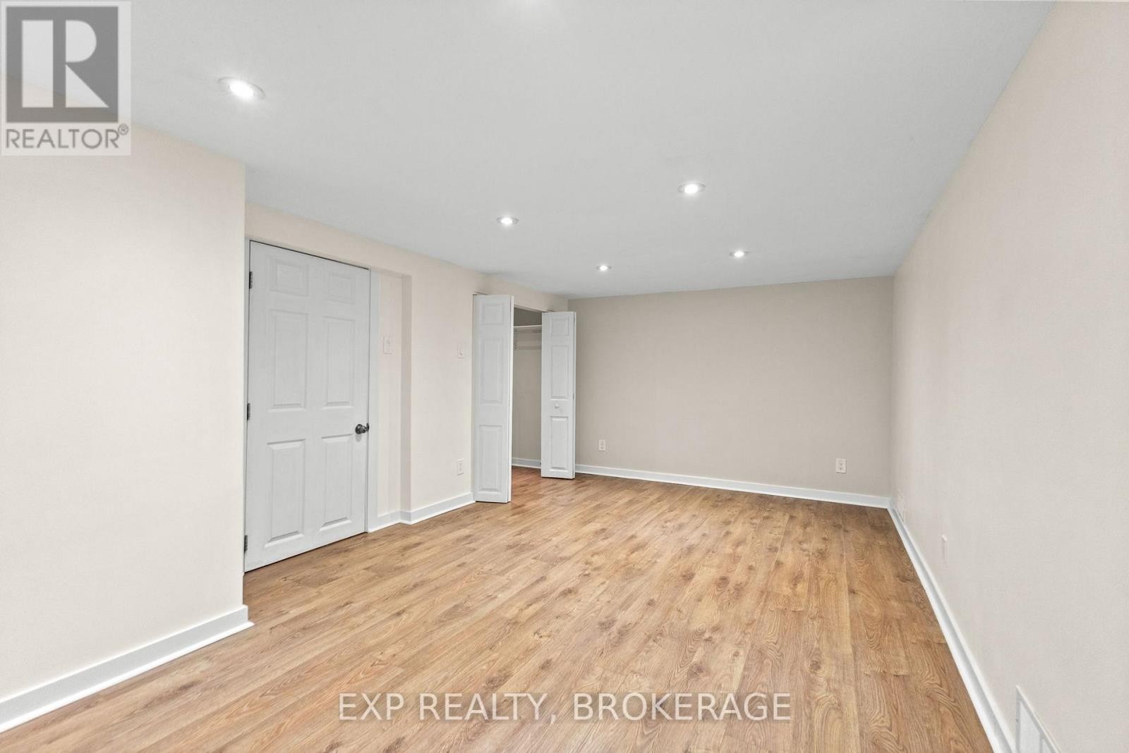 












896 WALKLEY ROAD

,
Ottawa,




Ontario
K1V6R5

