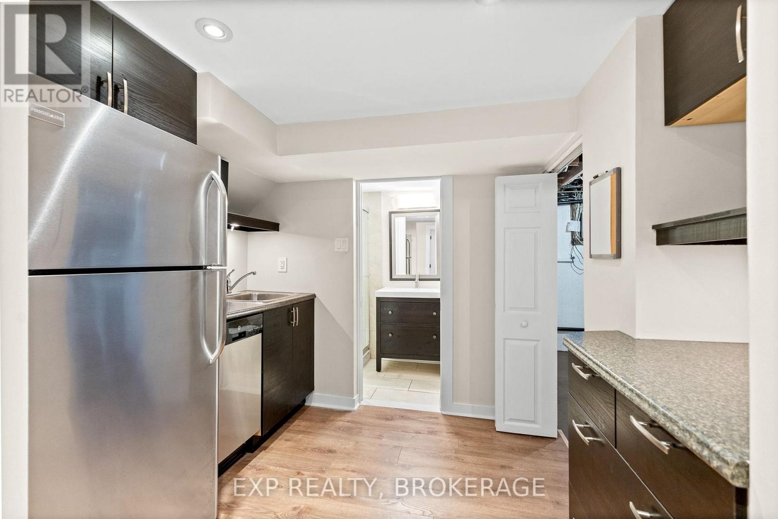 












896 WALKLEY ROAD

,
Ottawa,




Ontario
K1V6R5

