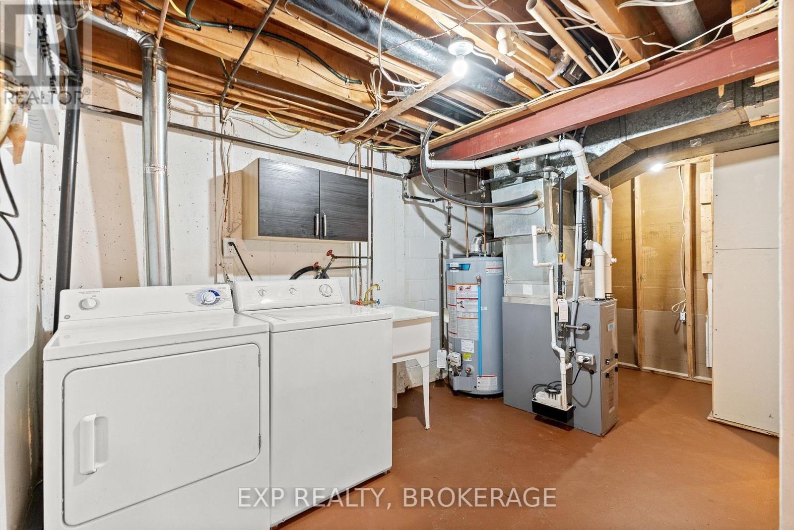 












896 WALKLEY ROAD

,
Ottawa,




Ontario
K1V6R5

