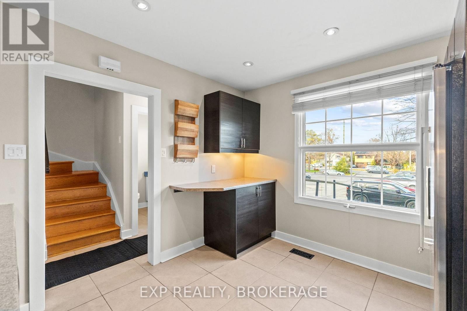 












896 WALKLEY ROAD

,
Ottawa,




Ontario
K1V6R5

