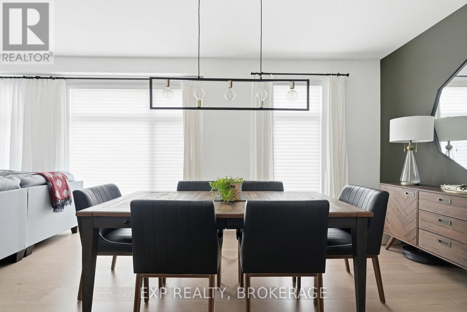 












59 CHERRY BLOSSOM PRIVATE

,
Ottawa,




Ontario
K2H0C4

