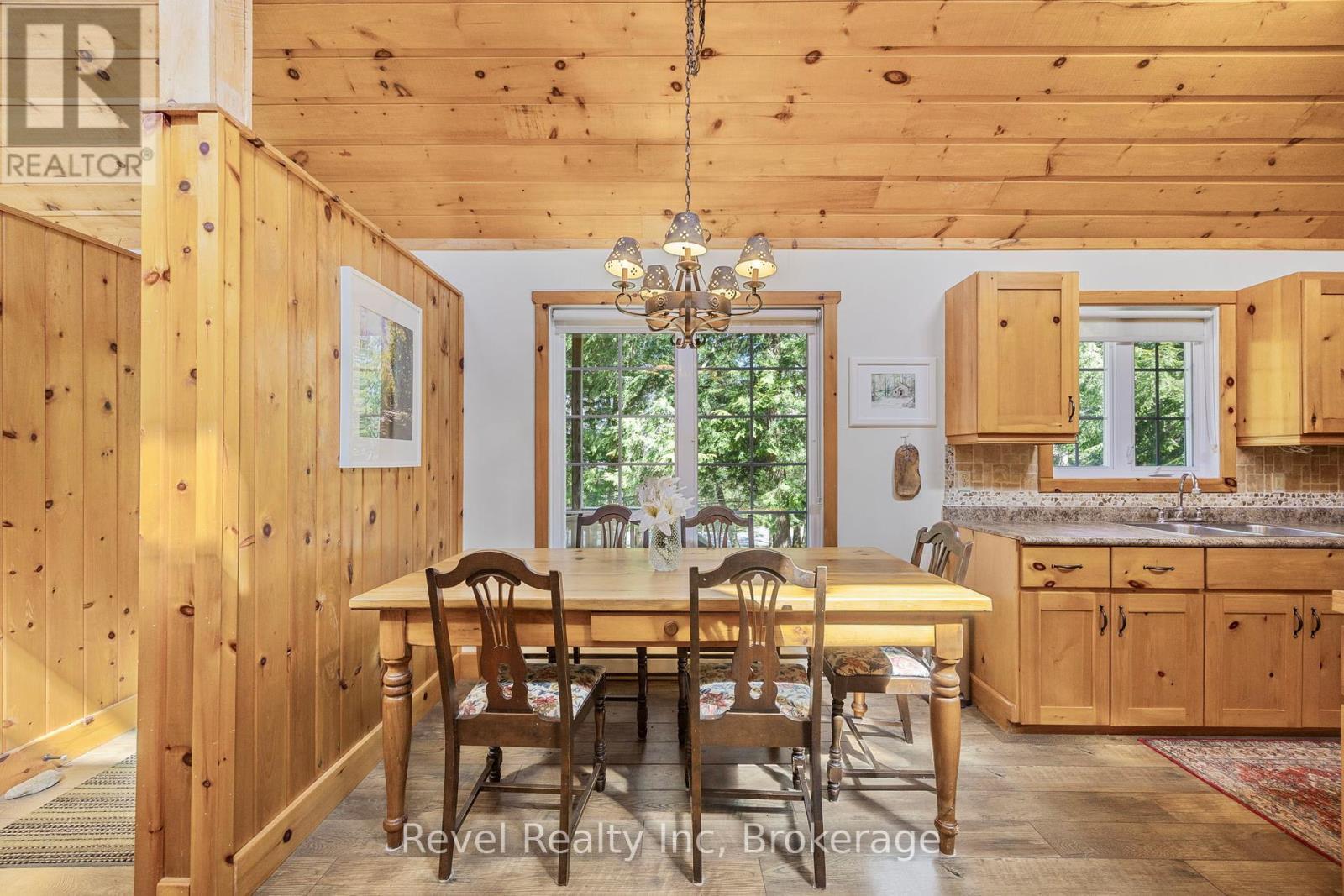 












197 NORTH SHORE DRIVE

,
Tiny,




Ontario
L9M0T8


