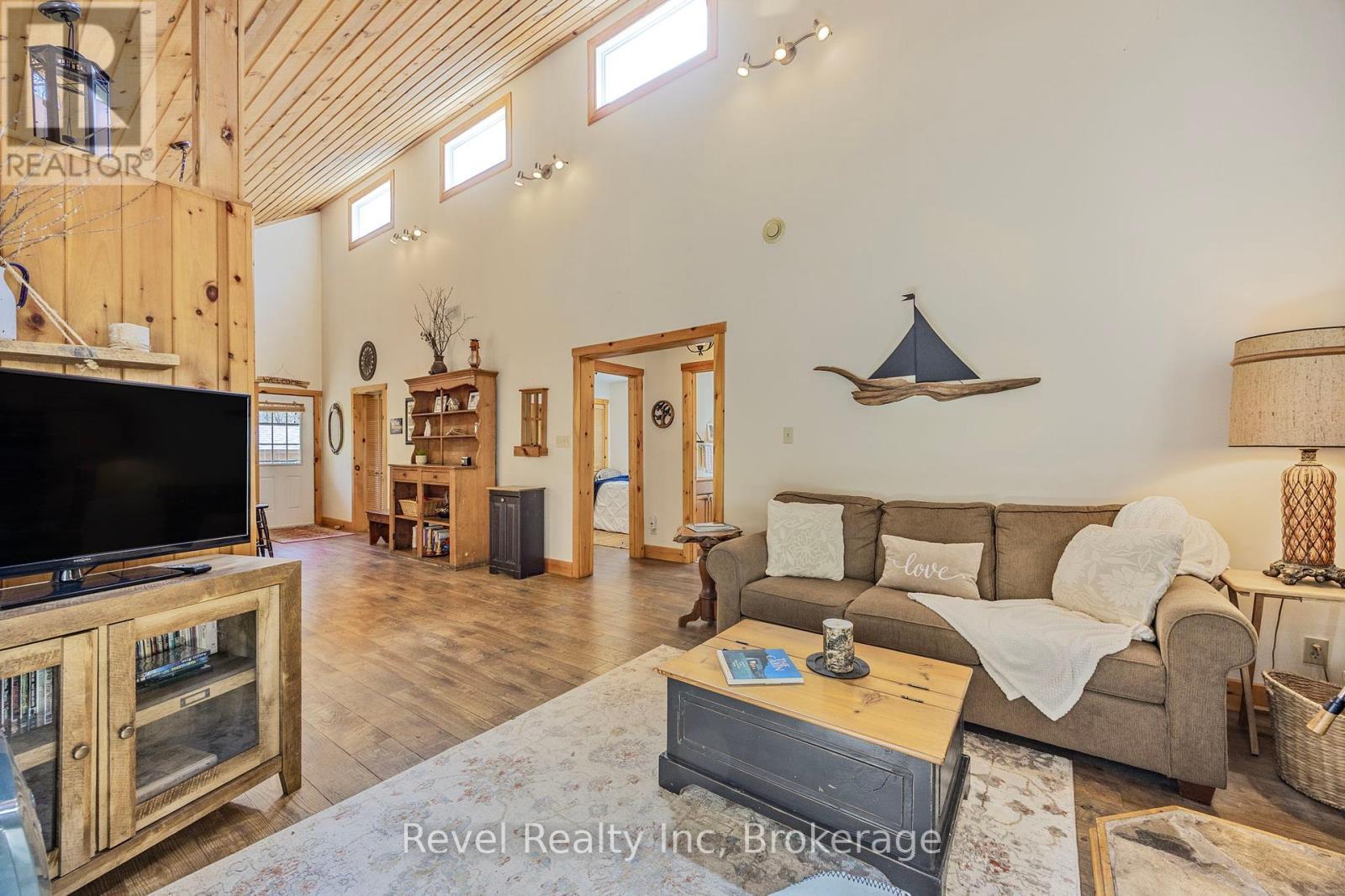 












197 NORTH SHORE DRIVE

,
Tiny,




Ontario
L9M0T8

