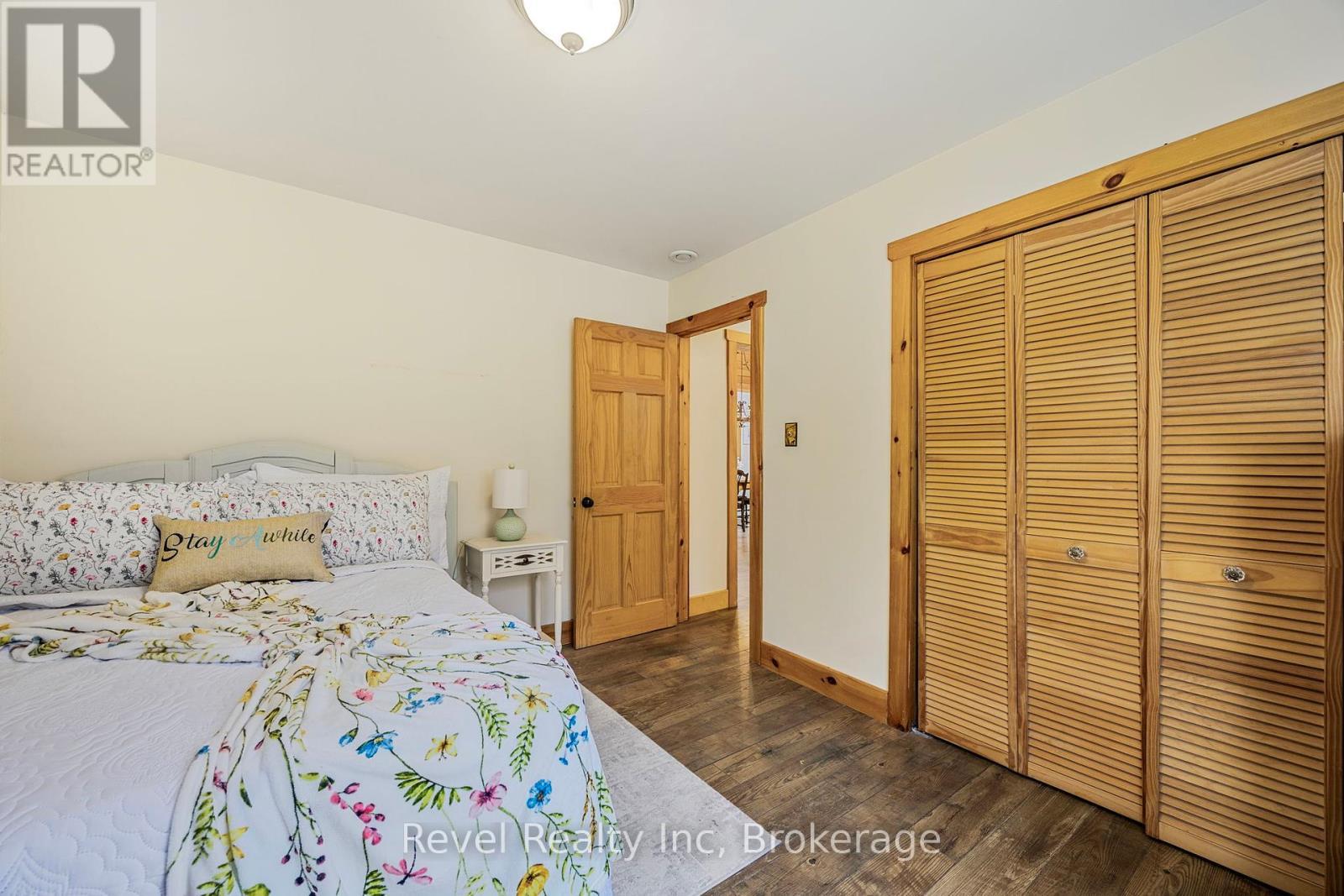 












197 NORTH SHORE DRIVE

,
Tiny,




Ontario
L9M0T8

