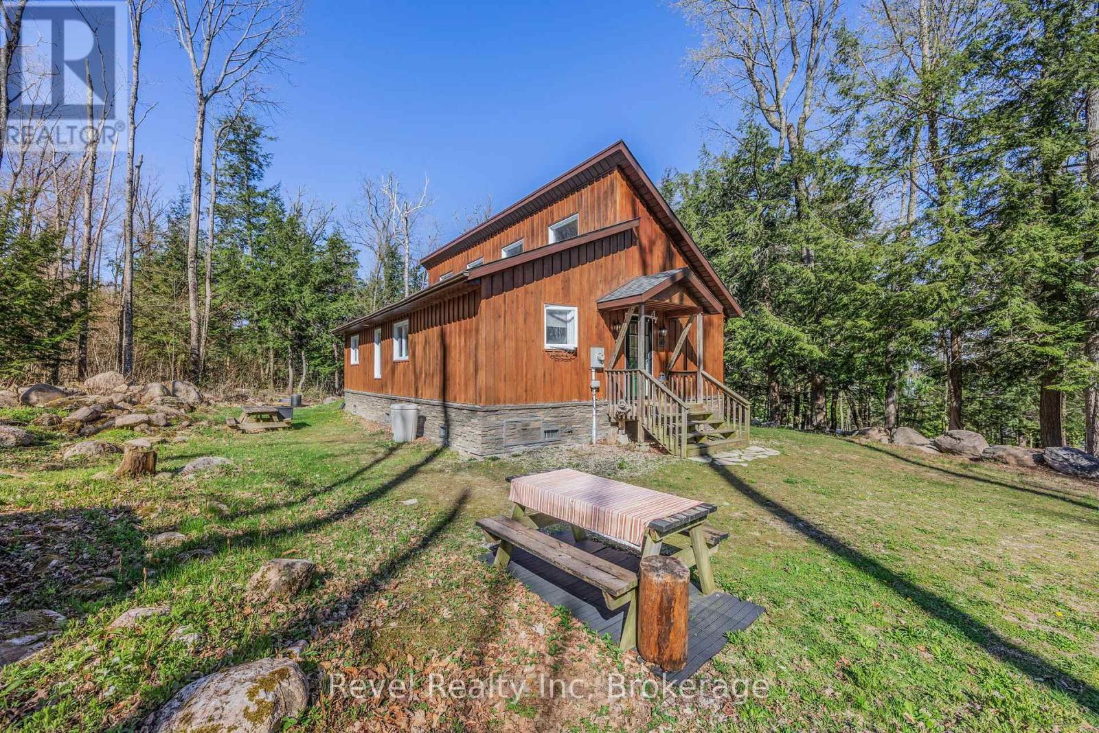 












197 NORTH SHORE DRIVE

,
Tiny,




Ontario
L9M0T8

