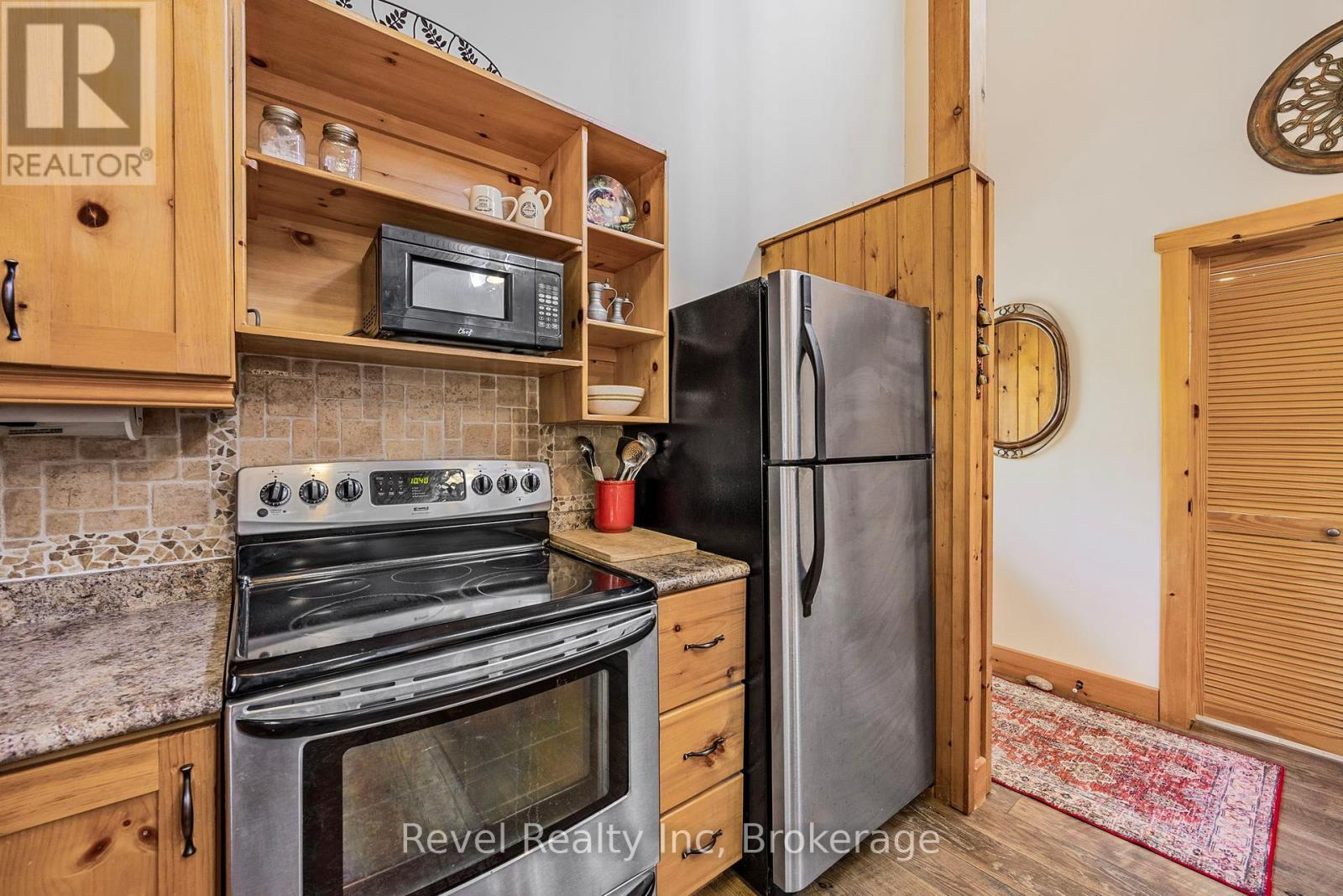 












197 NORTH SHORE DRIVE

,
Tiny,




Ontario
L9M0T8

