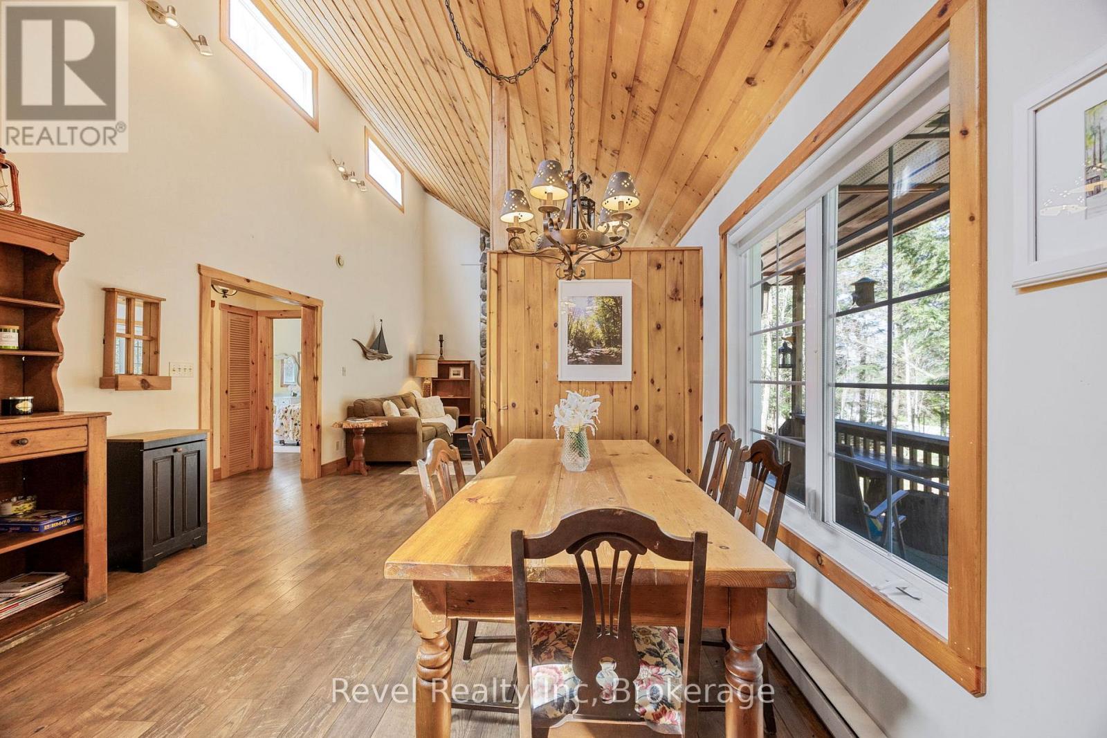 












197 NORTH SHORE DRIVE

,
Tiny,




Ontario
L9M0T8

