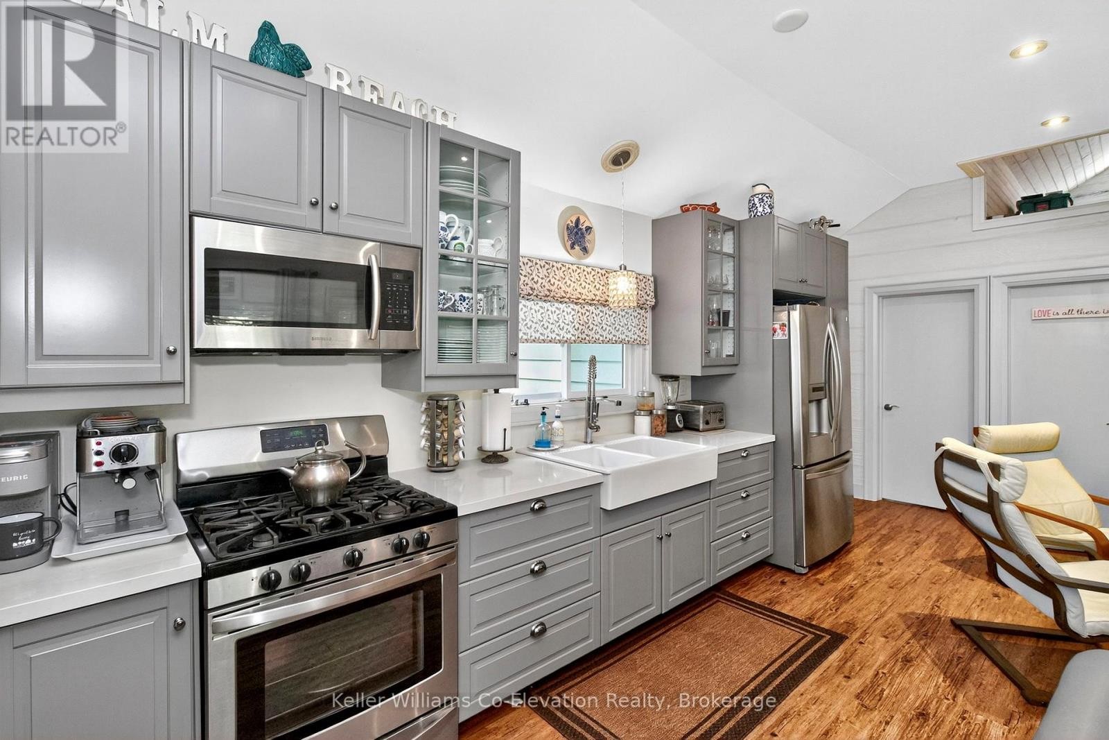 












19 EVANS DRIVE

,
Tiny,




Ontario
L0L2J0

