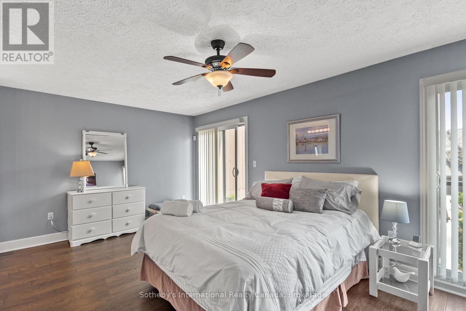 












10 - 8 BECK BOULEVARD

,
Penetanguishene,




Ontario
L9M1C3

