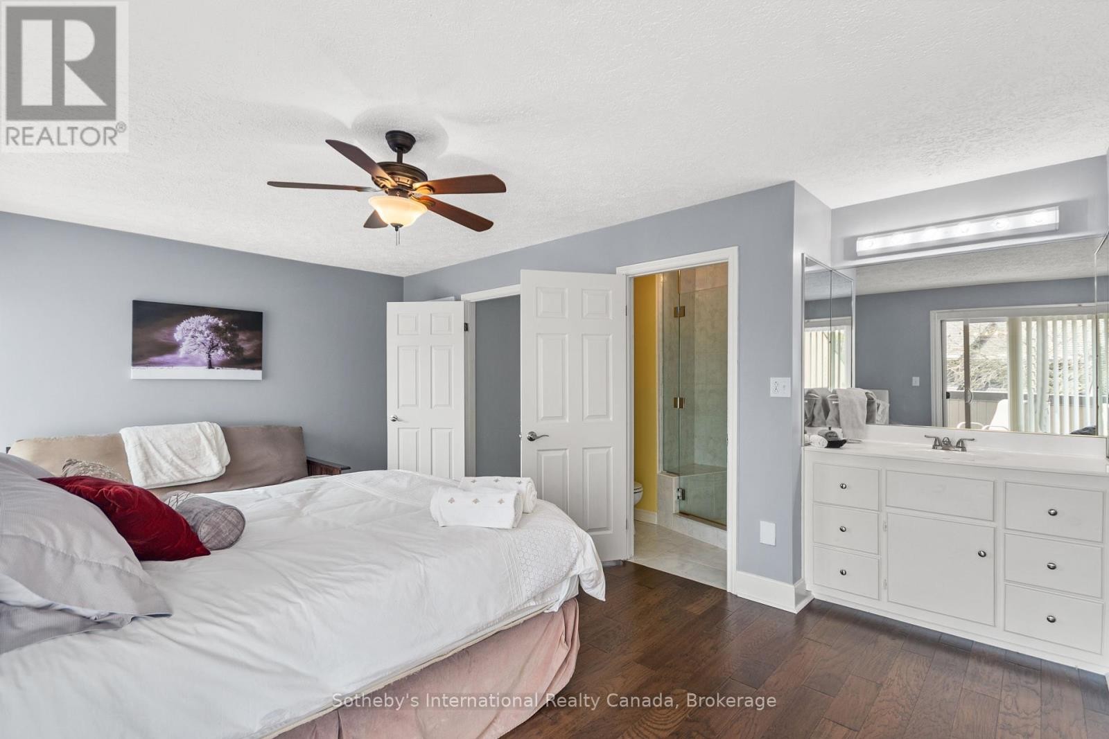 












10 - 8 BECK BOULEVARD

,
Penetanguishene,




Ontario
L9M1C3

