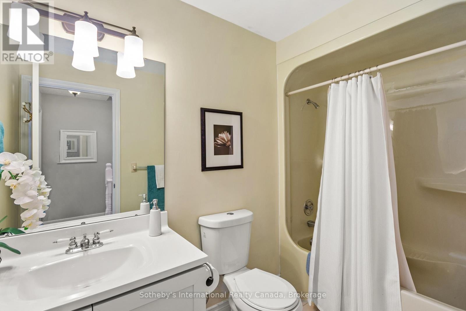 












10 - 8 BECK BOULEVARD

,
Penetanguishene,




Ontario
L9M1C3

