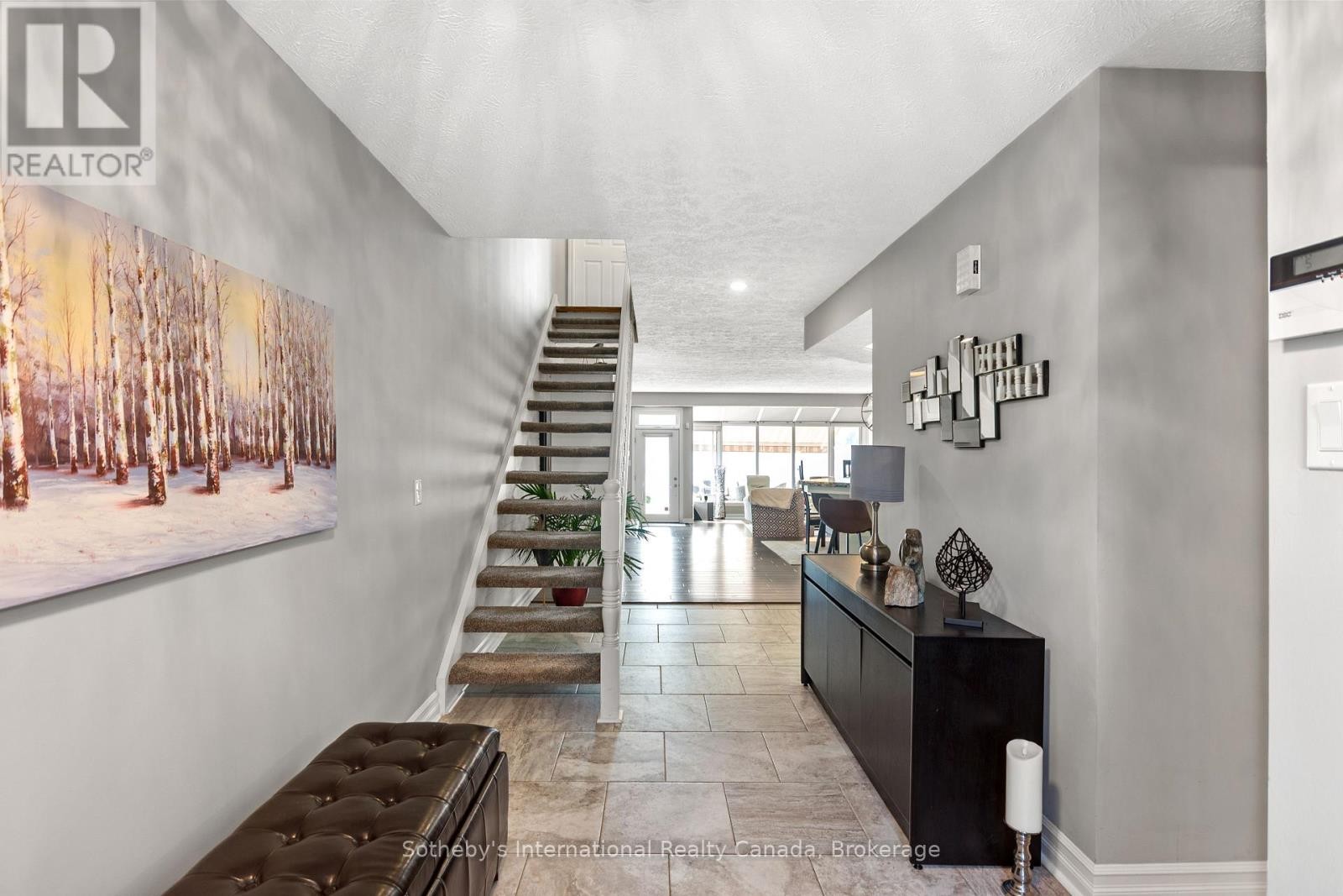 












10 - 8 BECK BOULEVARD

,
Penetanguishene,




Ontario
L9M1C3

