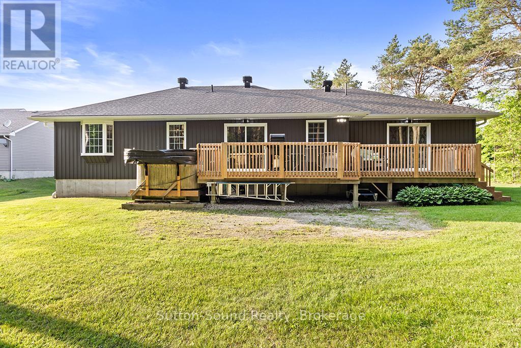 












25 PINE TREE DRIVE

,
South Bruce Peninsula,




Ontario
N0H1P0

