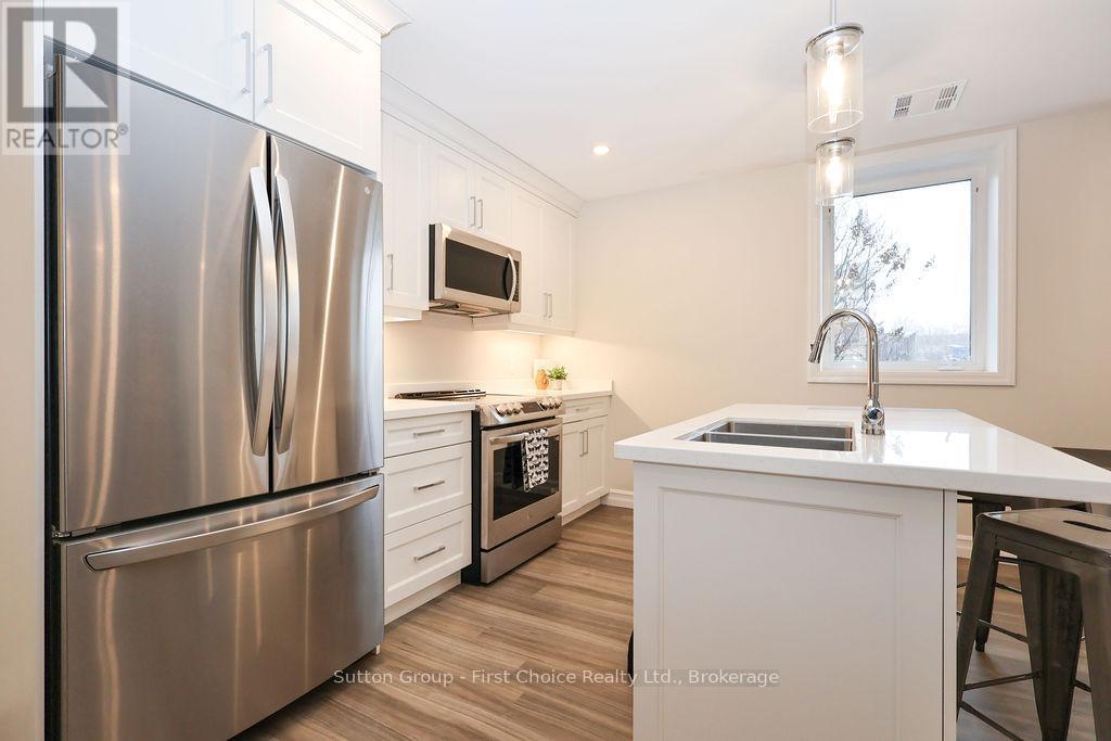












101 - 100 GORDON STREET

,
Stratford,




Ontario
N5A7T8

