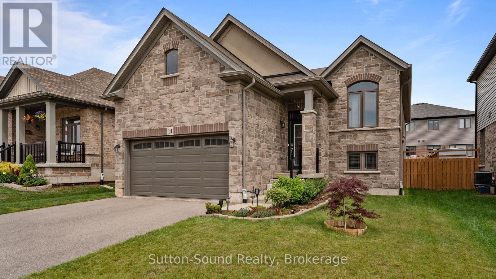 












14 LYDIA LANE

,
Brant (Paris),




Ontario
N3L0H5

