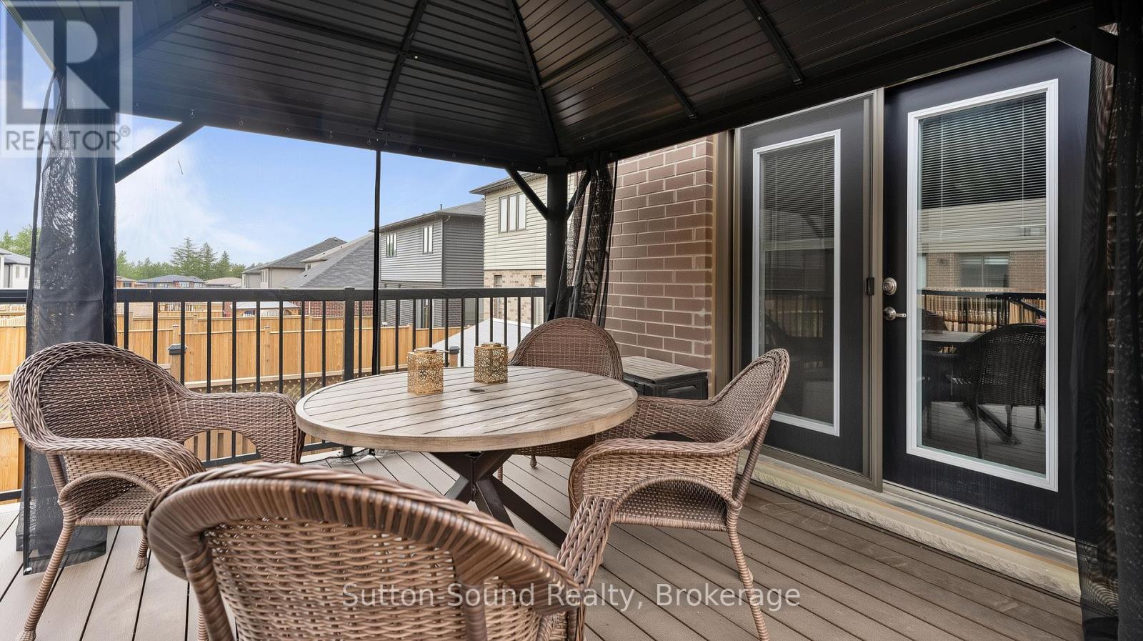 












14 LYDIA LANE

,
Brant (Paris),




Ontario
N3L0H5

