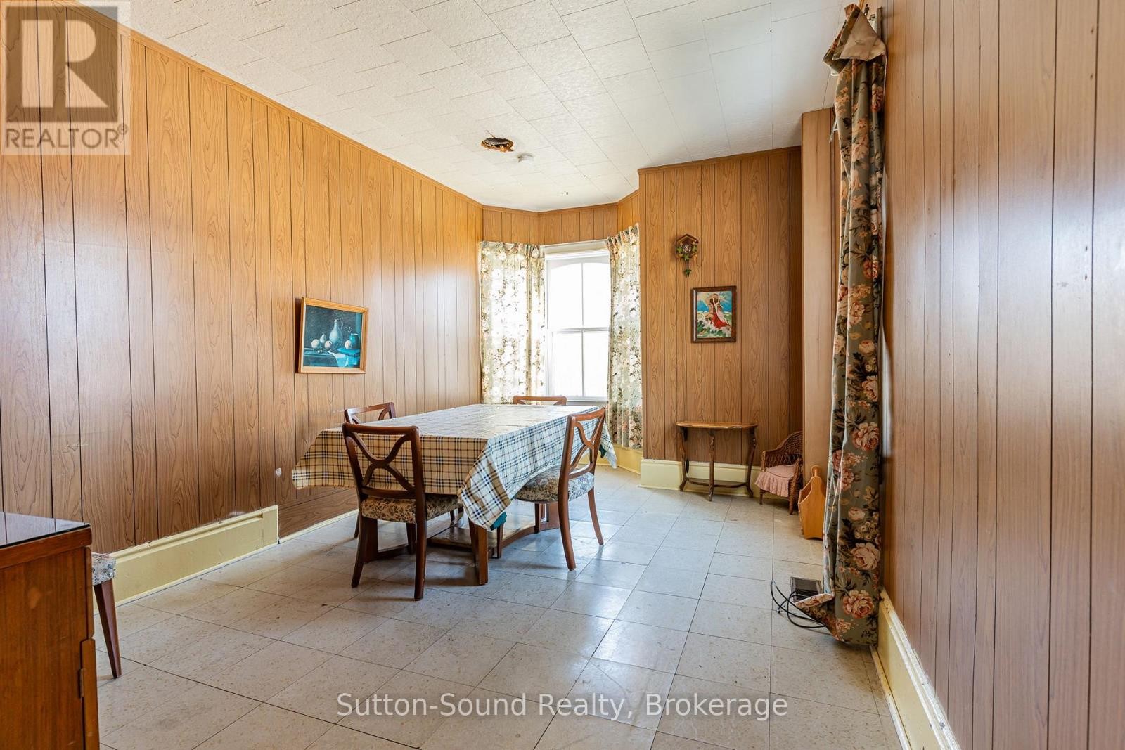 












443 AND 445 TAYLOR STREET

,
South Bruce Peninsula,




Ontario
N0H2T0

