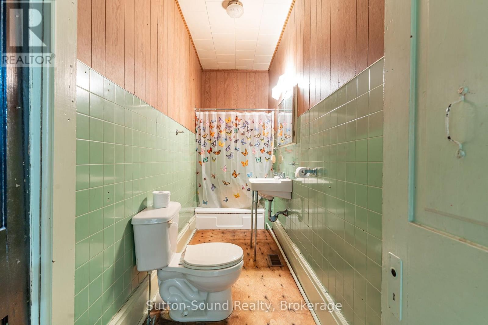 












443 AND 445 TAYLOR STREET

,
South Bruce Peninsula,




Ontario
N0H2T0

