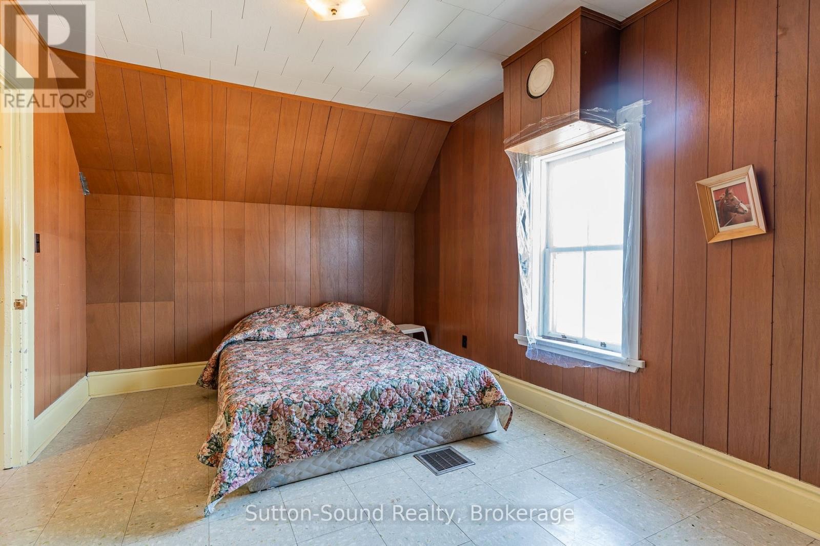 












443 AND 445 TAYLOR STREET

,
South Bruce Peninsula,




Ontario
N0H2T0


