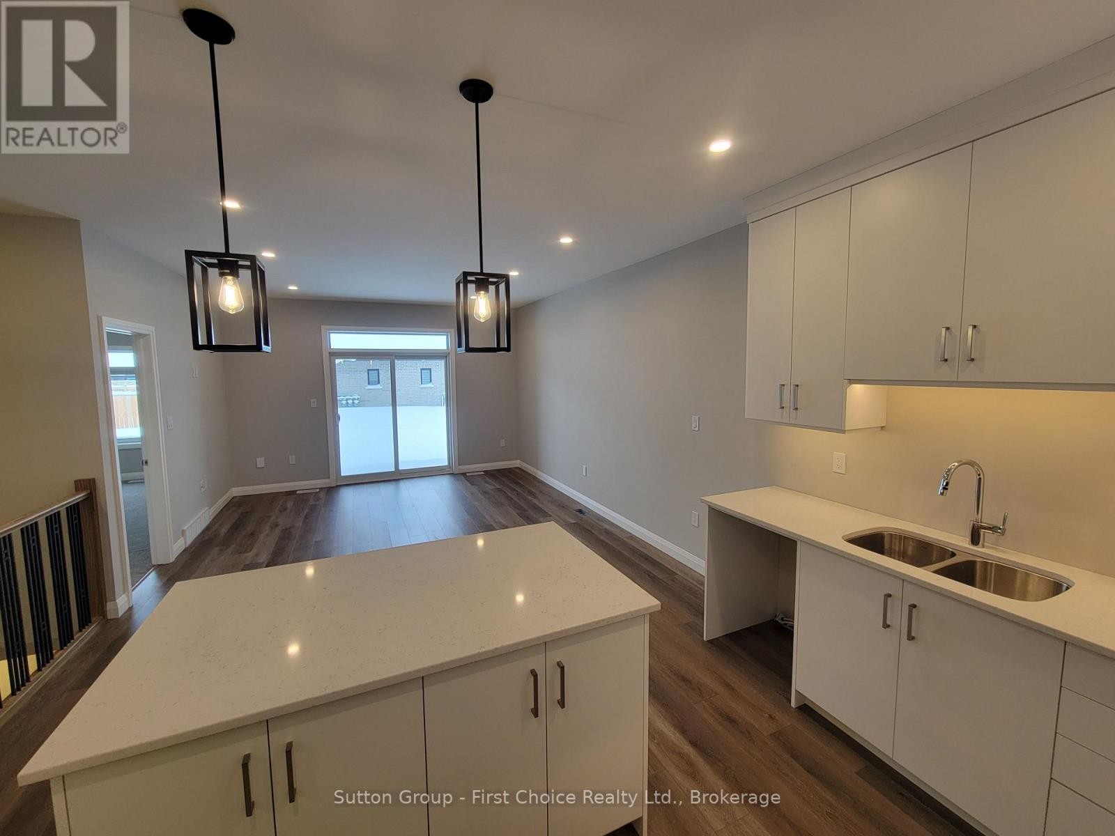 












119 ROWE AVENUE

,
South Huron (Exeter),




Ontario
N0M1S1

