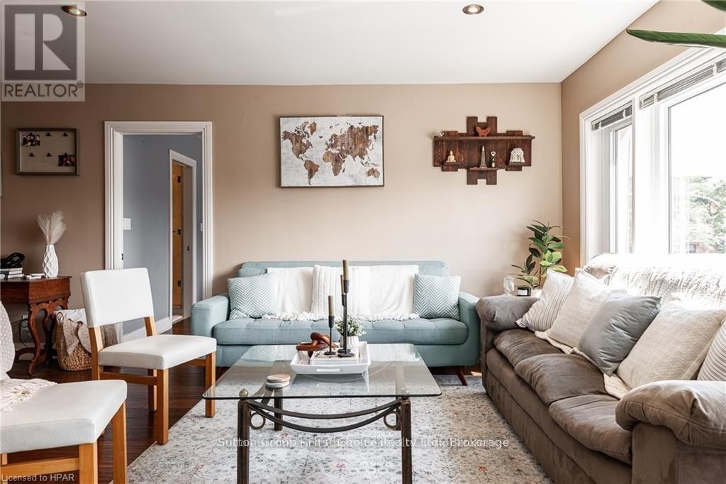 












152 ST PATRICK STREET

,
Stratford,




Ontario
N5A1A9

