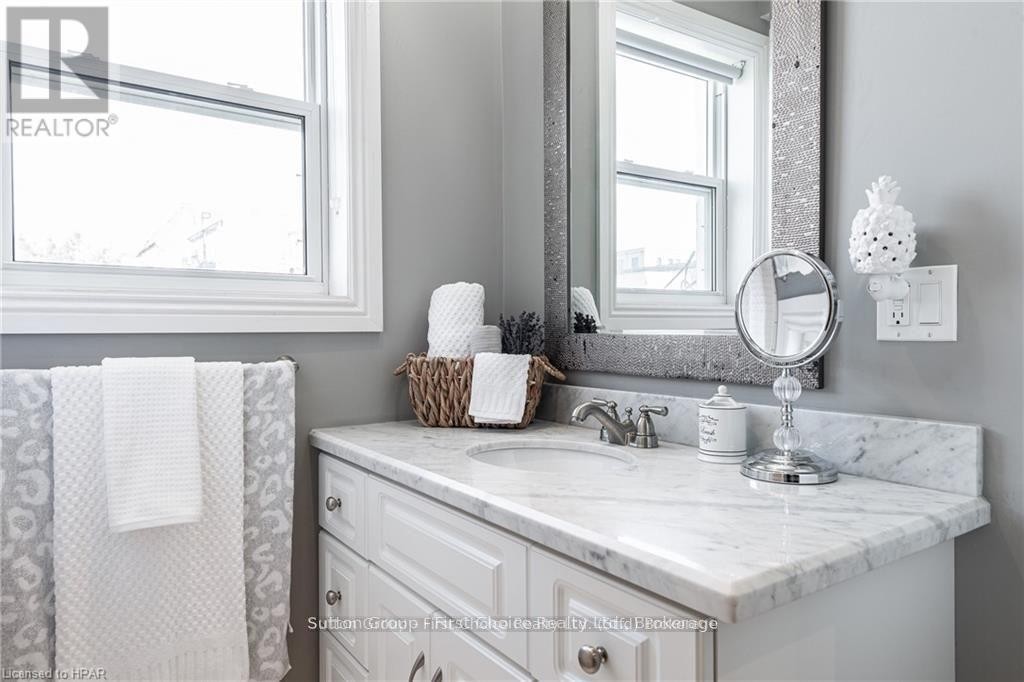 












152 ST PATRICK STREET

,
Stratford,




Ontario
N5A1A9

