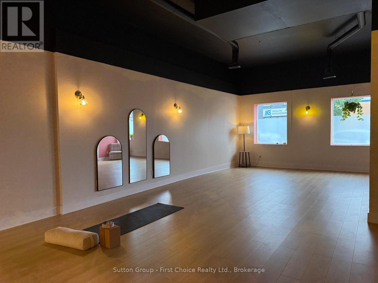 












152 ST PATRICK STREET

,
Stratford,




Ontario
N5A1A9

