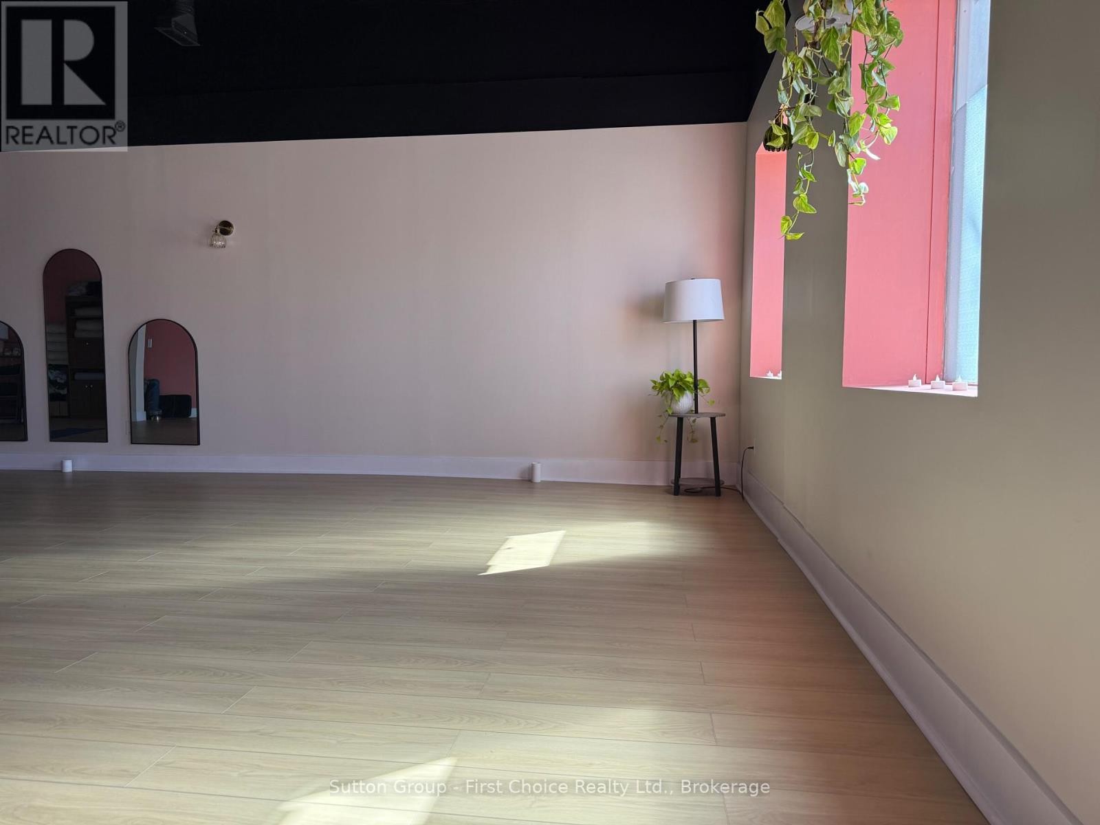 












152 ST PATRICK STREET

,
Stratford,




Ontario
N5A1A9

