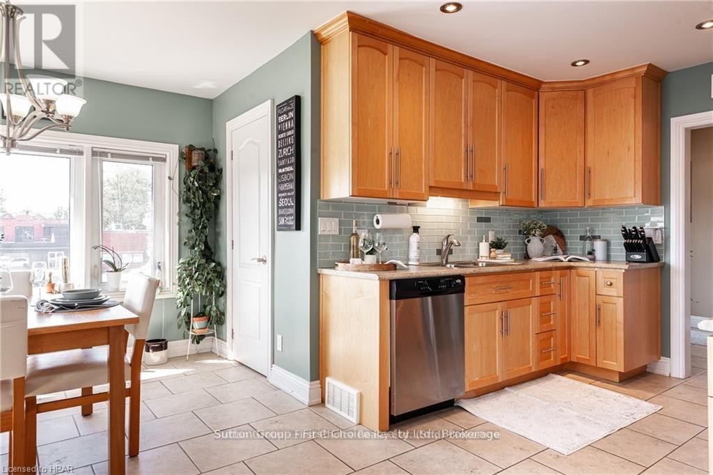 












152 ST PATRICK STREET

,
Stratford,




Ontario
N5A1A9

