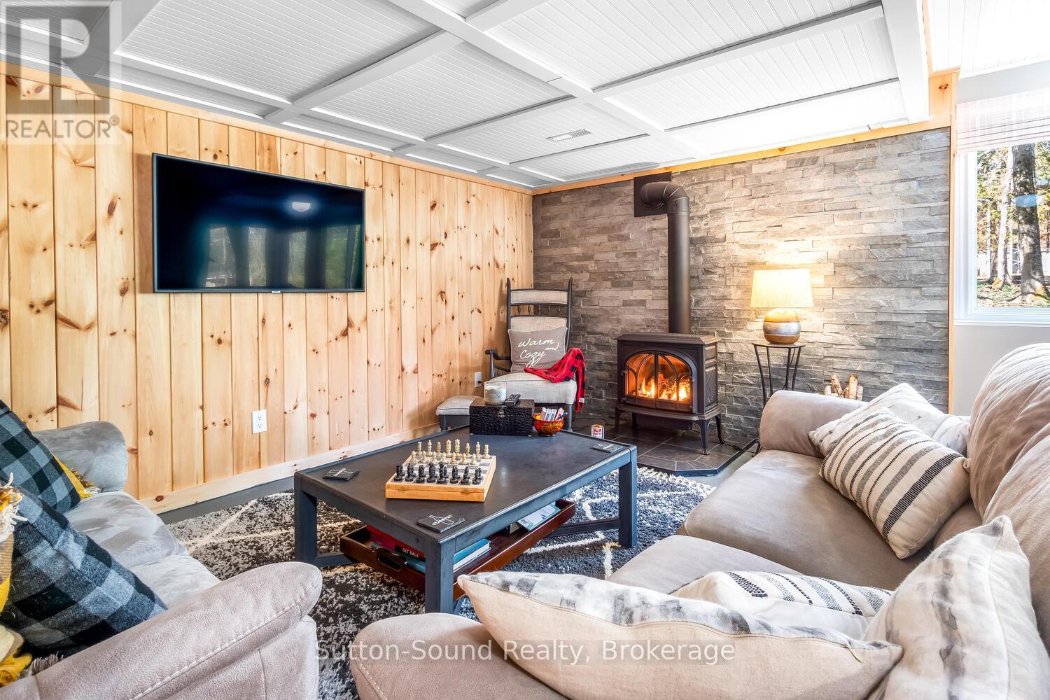 












134 LAKEVIEW DRIVE

,
Georgian Bluffs,




Ontario
N0H2T0

