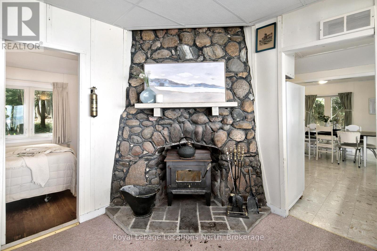 












313 CEDAR AVE

,
Meaford,




Ontario
N4L1W5

