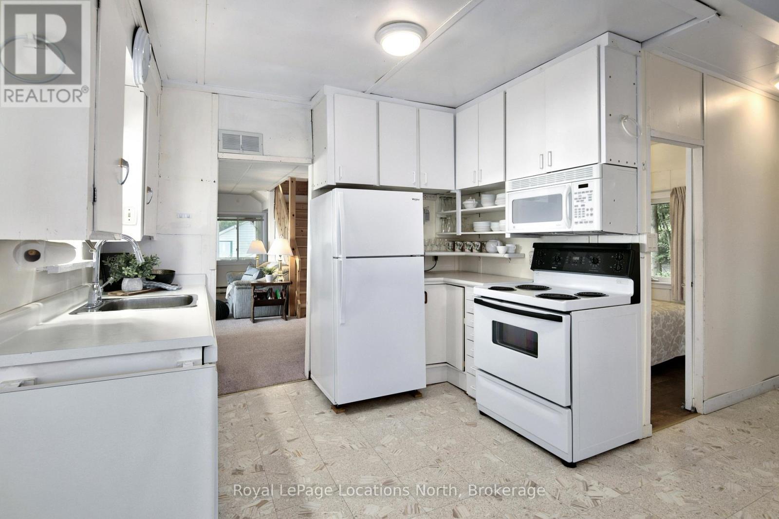 












313 CEDAR AVE

,
Meaford,




Ontario
N4L1W5

