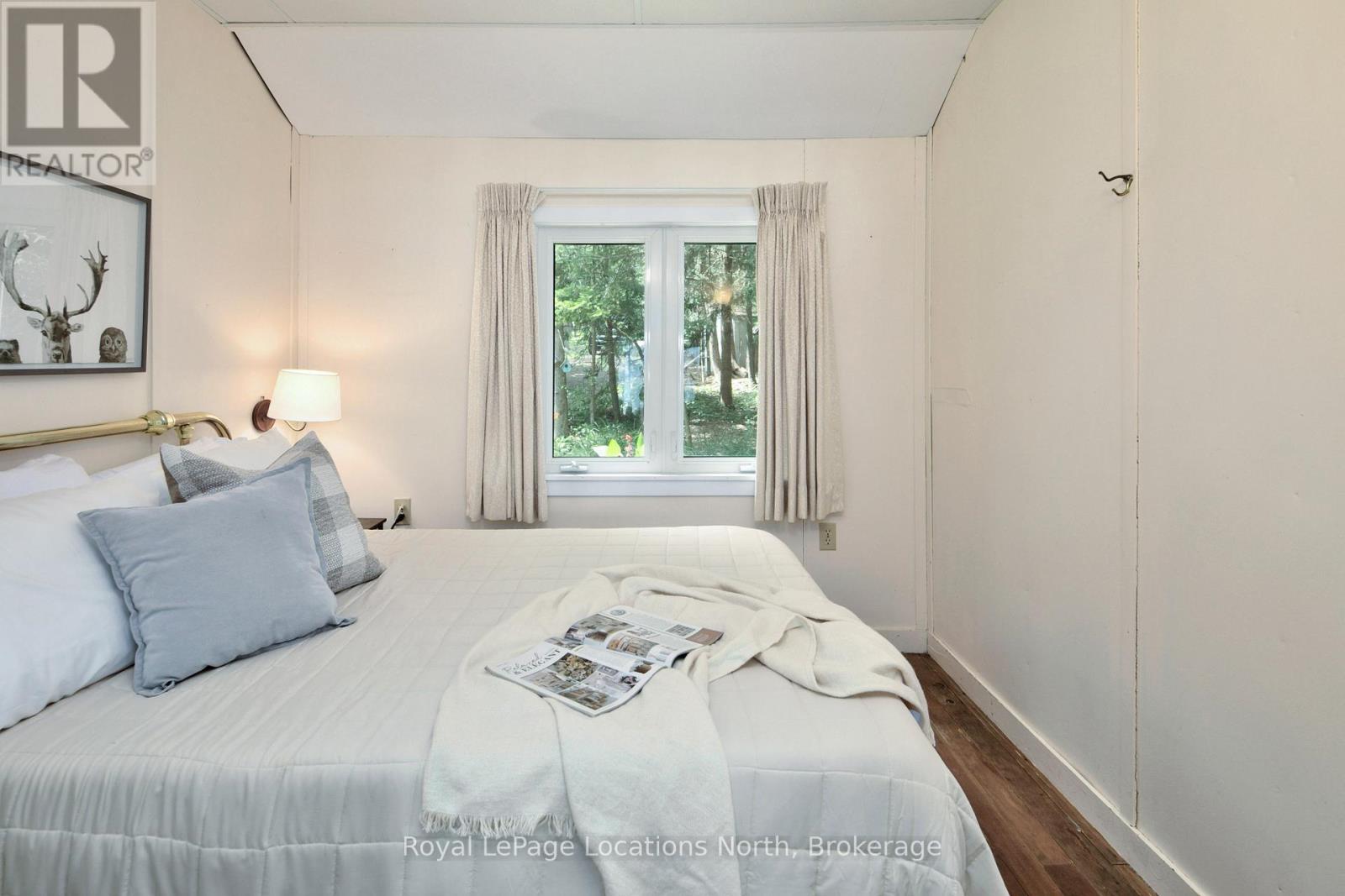 












313 CEDAR AVE

,
Meaford,




Ontario
N4L1W5

