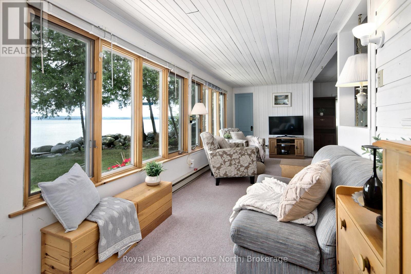 












313 CEDAR AVE

,
Meaford,




Ontario
N4L1W5

