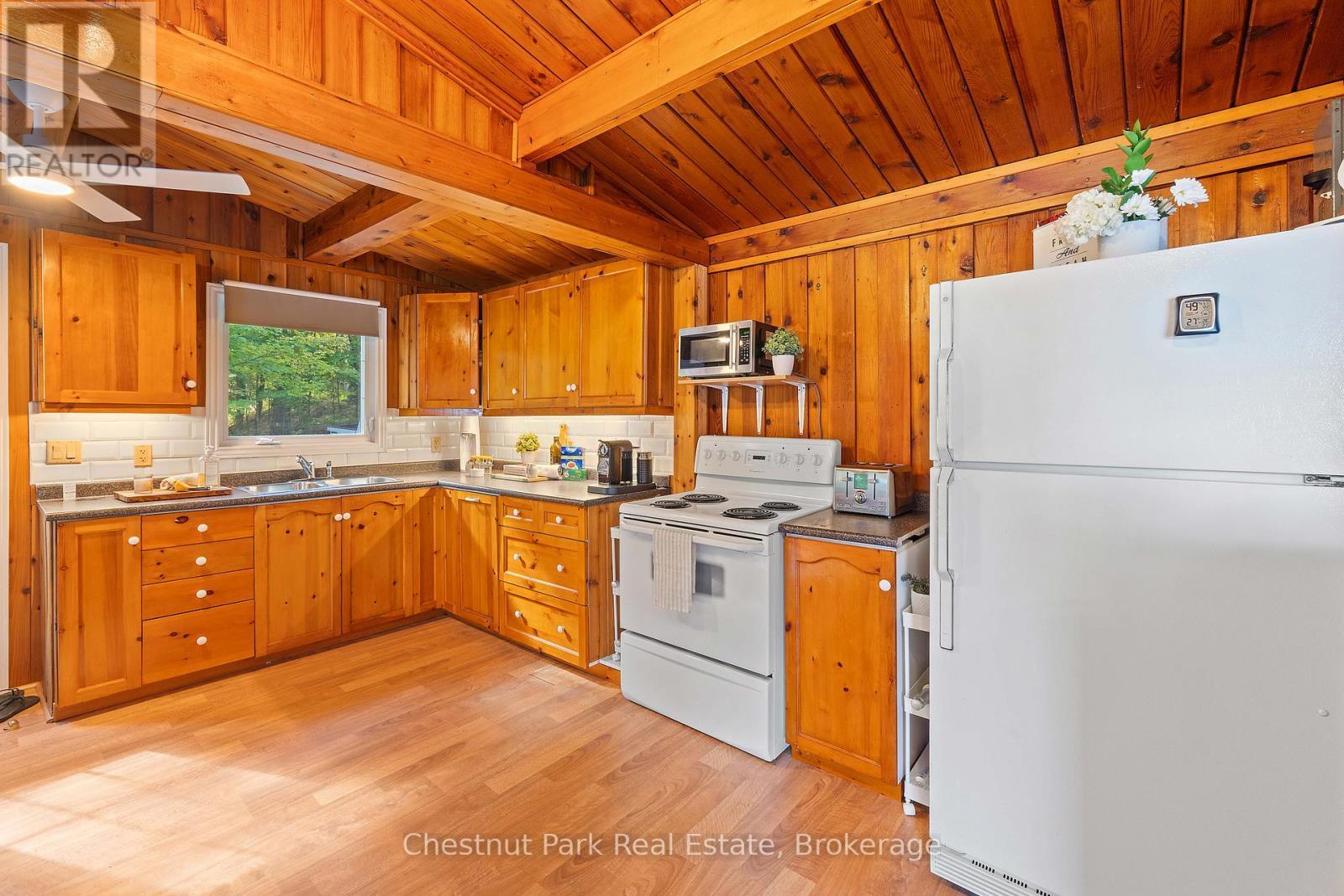 












1025 SCOUT TRAIL

,
Muskoka Lakes,




Ontario
P0B1J0

