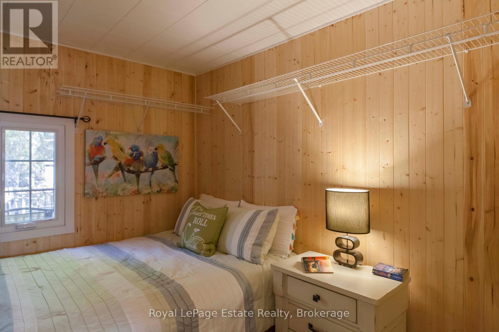 












207 FIRST STREET S

,
South Bruce Peninsula,




Ontario
N0H2G0


