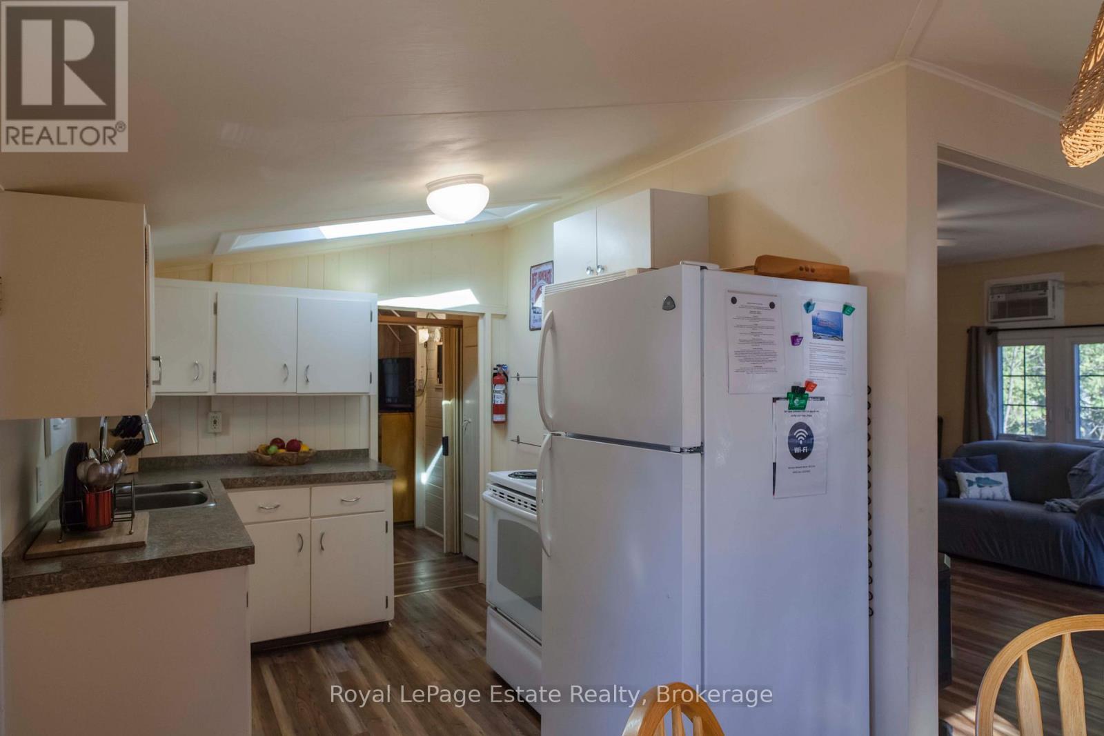 












207 FIRST STREET S

,
South Bruce Peninsula,




Ontario
N0H2G0

