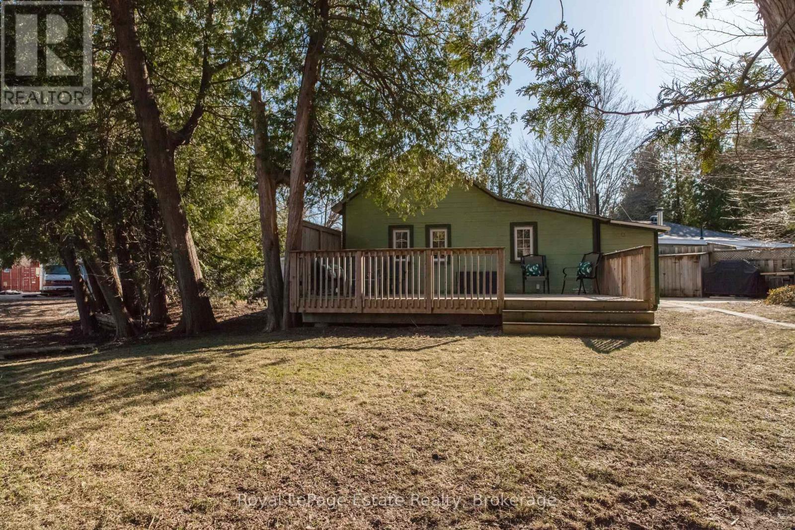 












207 FIRST STREET S

,
South Bruce Peninsula,




Ontario
N0H2G0

