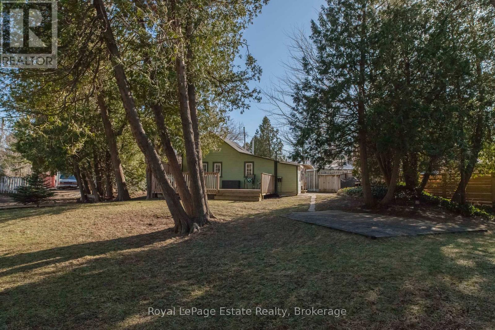 












207 FIRST STREET S

,
South Bruce Peninsula,




Ontario
N0H2G0

