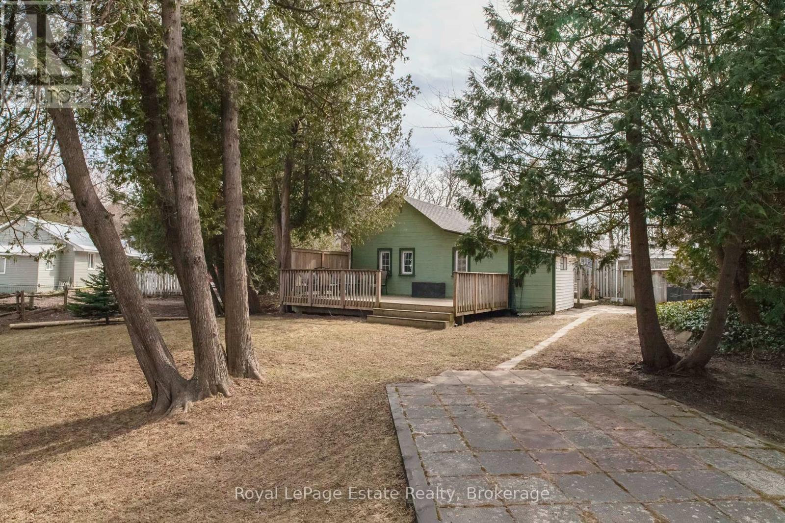 












207 FIRST STREET S

,
South Bruce Peninsula,




Ontario
N0H2G0

