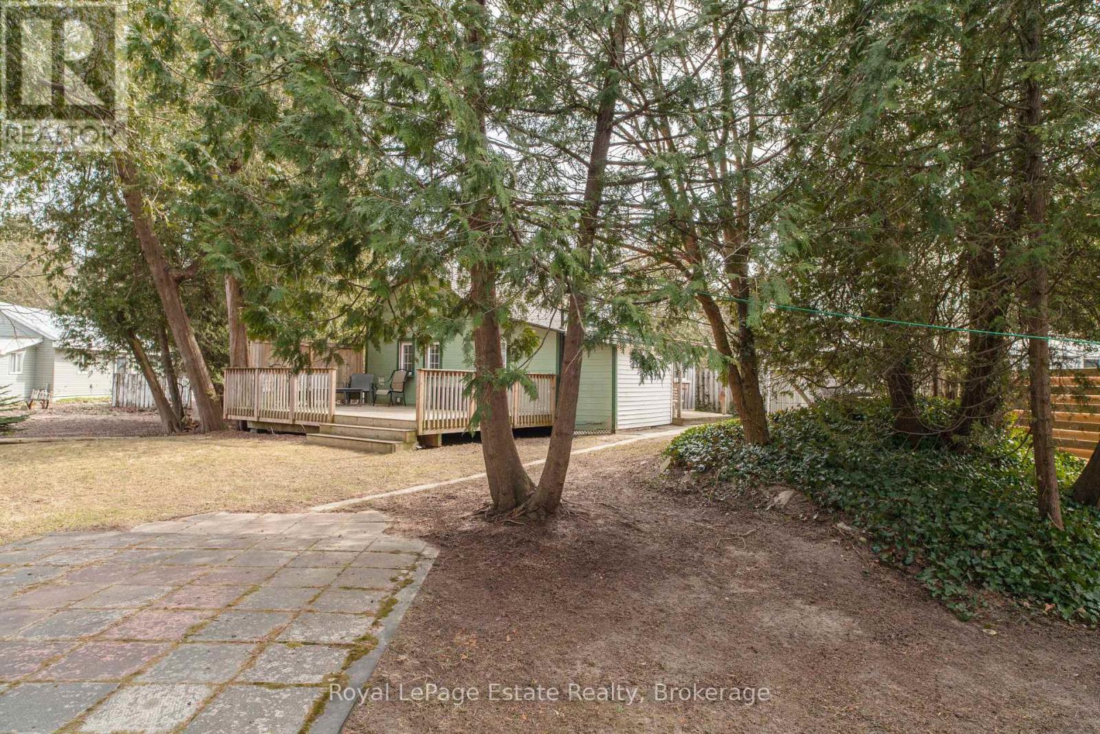 












207 FIRST STREET S

,
South Bruce Peninsula,




Ontario
N0H2G0

